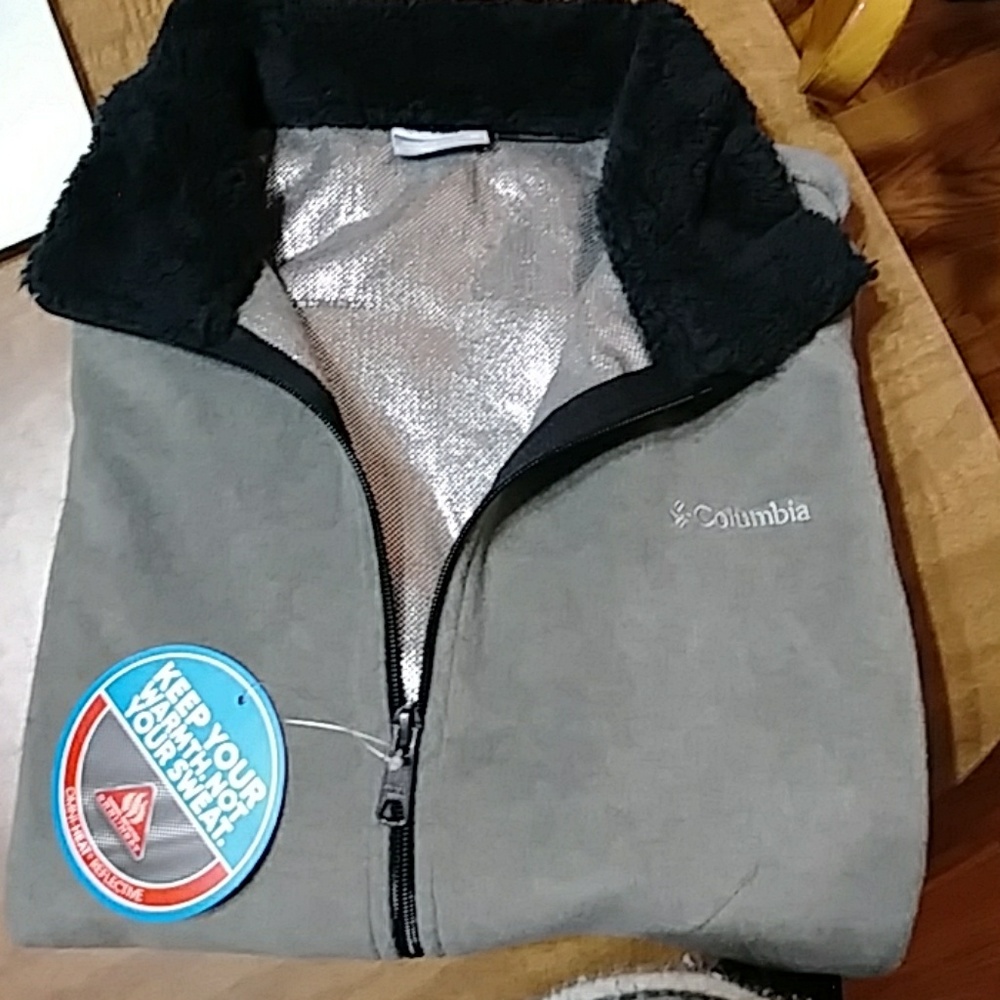 Womans columbia zipped jacket